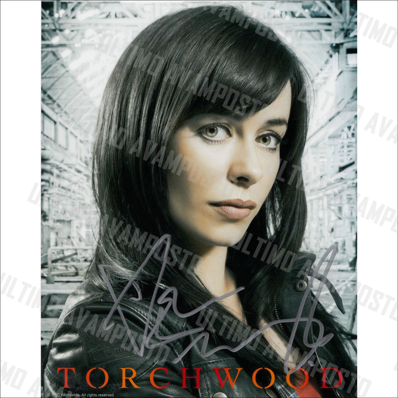 Autografo Eve Myles Torchwood  2 Foto 20x25 